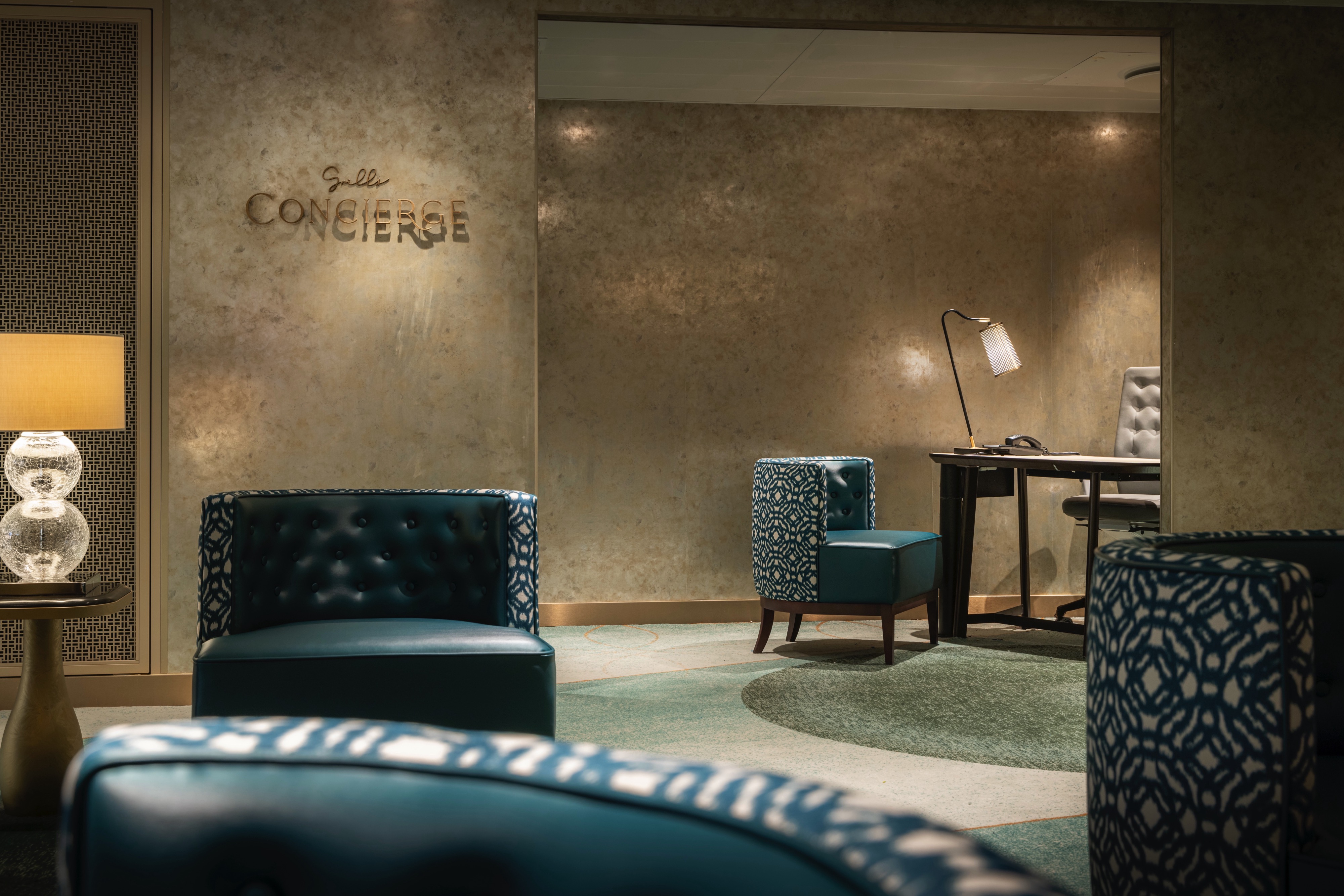 Queen Anne - Grills Lounge